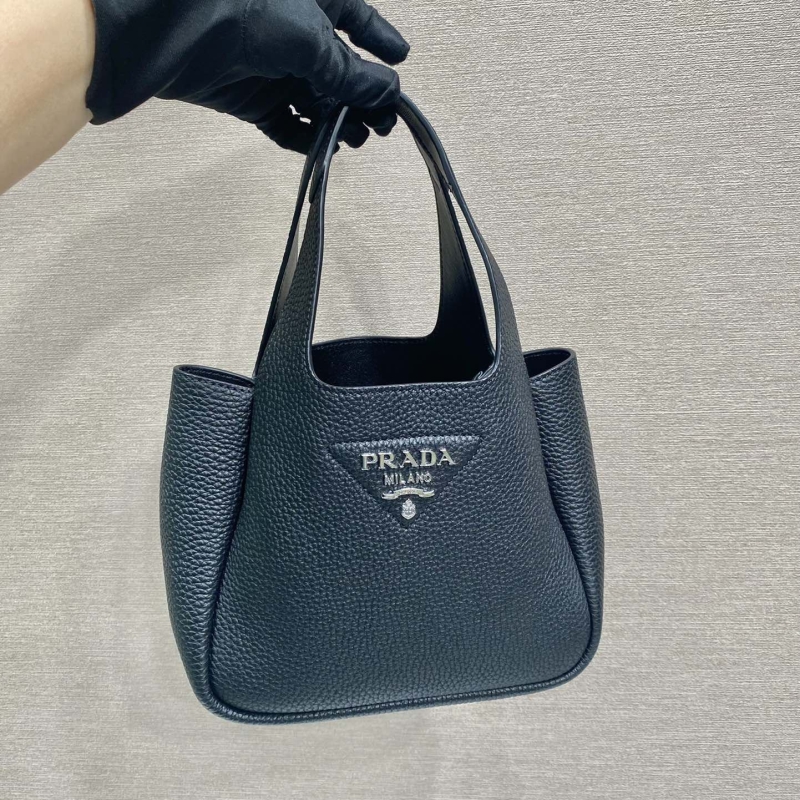 Pra*a bucket bags